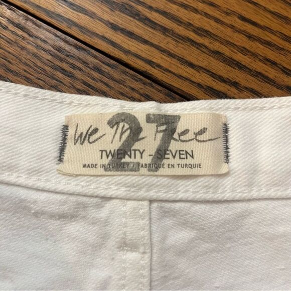 We the Free Maggie Mid-Rise Jean Shorts Optic White Size 27 Destroyed Distressed - Picture 6 of 11